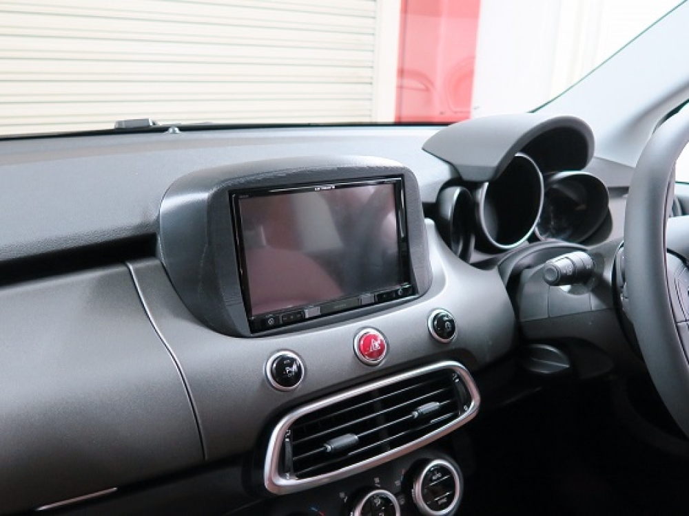 【生産完了品】FIAT500X Black Tie ナビ取付キット 